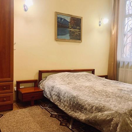 Apartament-Minihotel Elpida Lviv Buitenkant foto