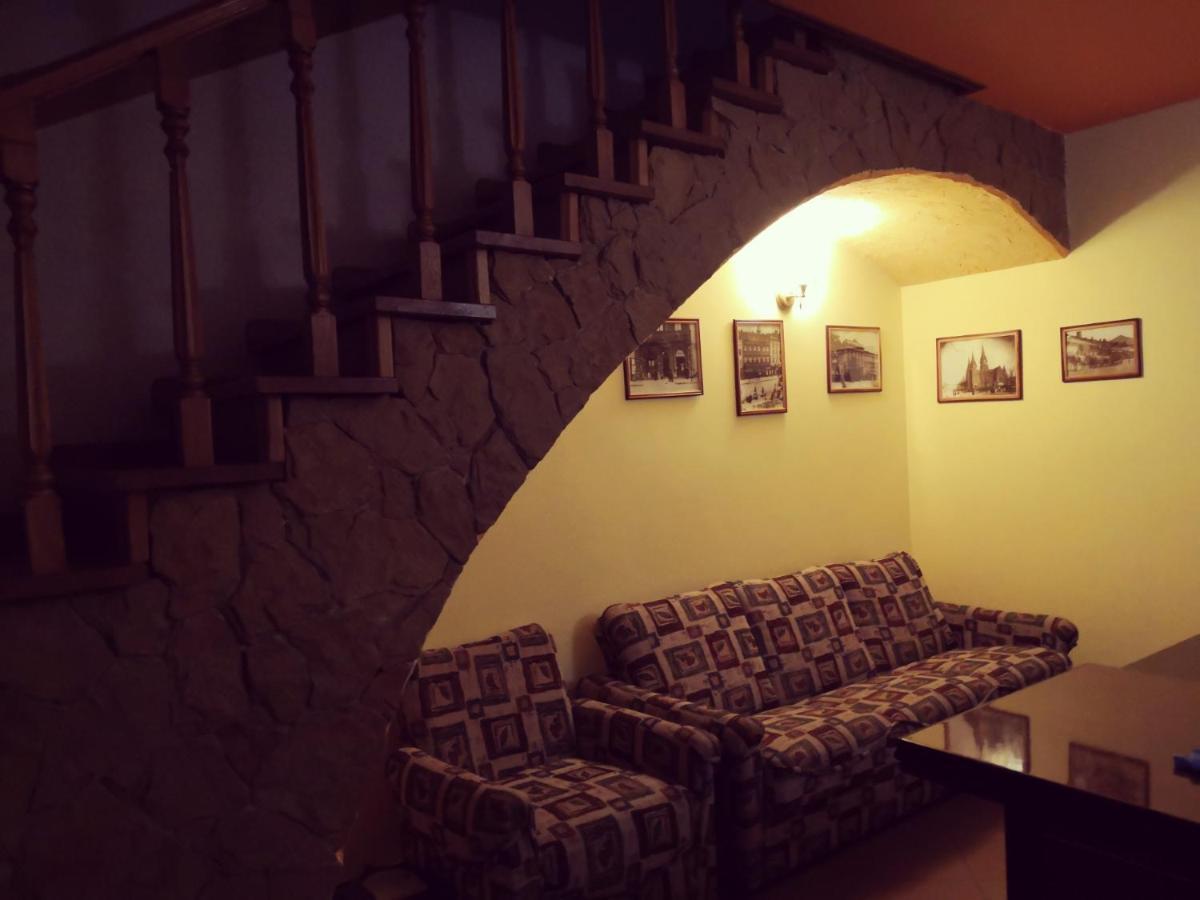 Apartament-Minihotel Elpida Lviv Buitenkant foto