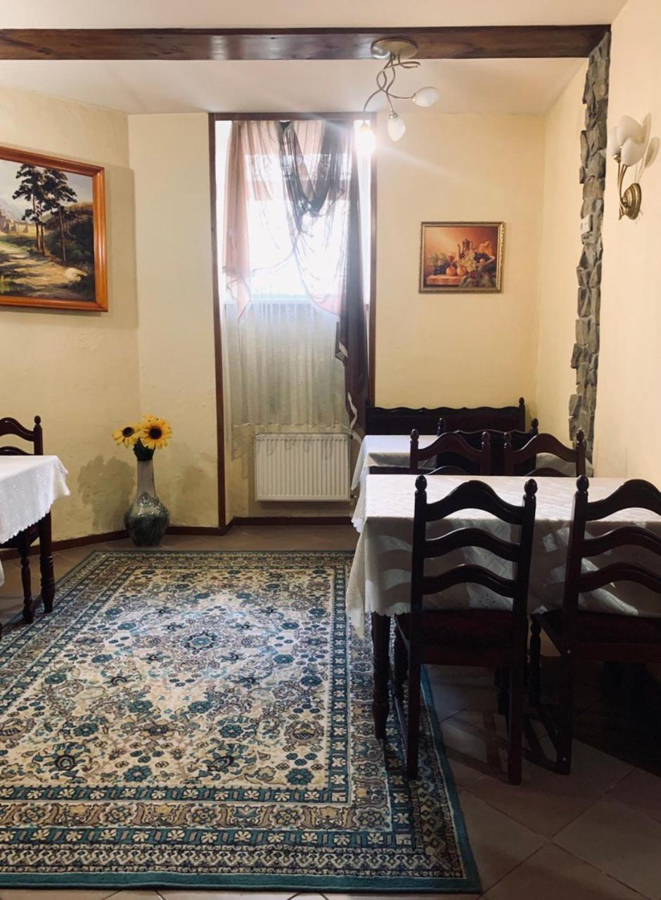 Apartament-Minihotel Elpida Lviv Buitenkant foto