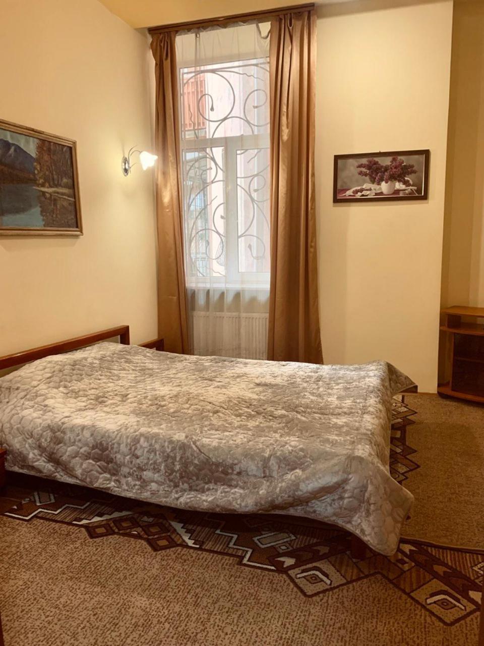 Apartament-Minihotel Elpida Lviv Buitenkant foto