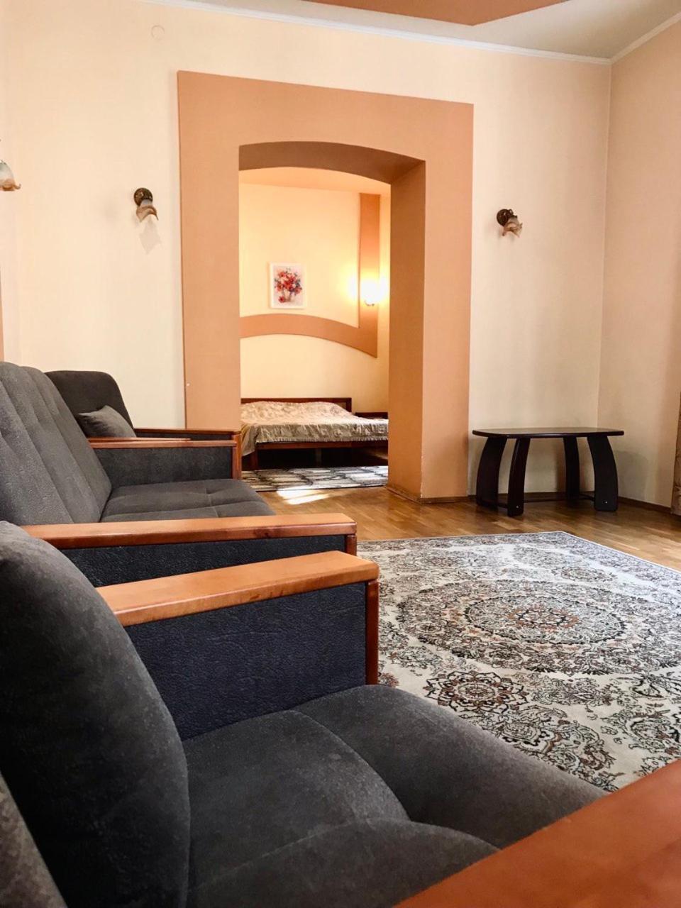 Apartament-Minihotel Elpida Lviv Buitenkant foto