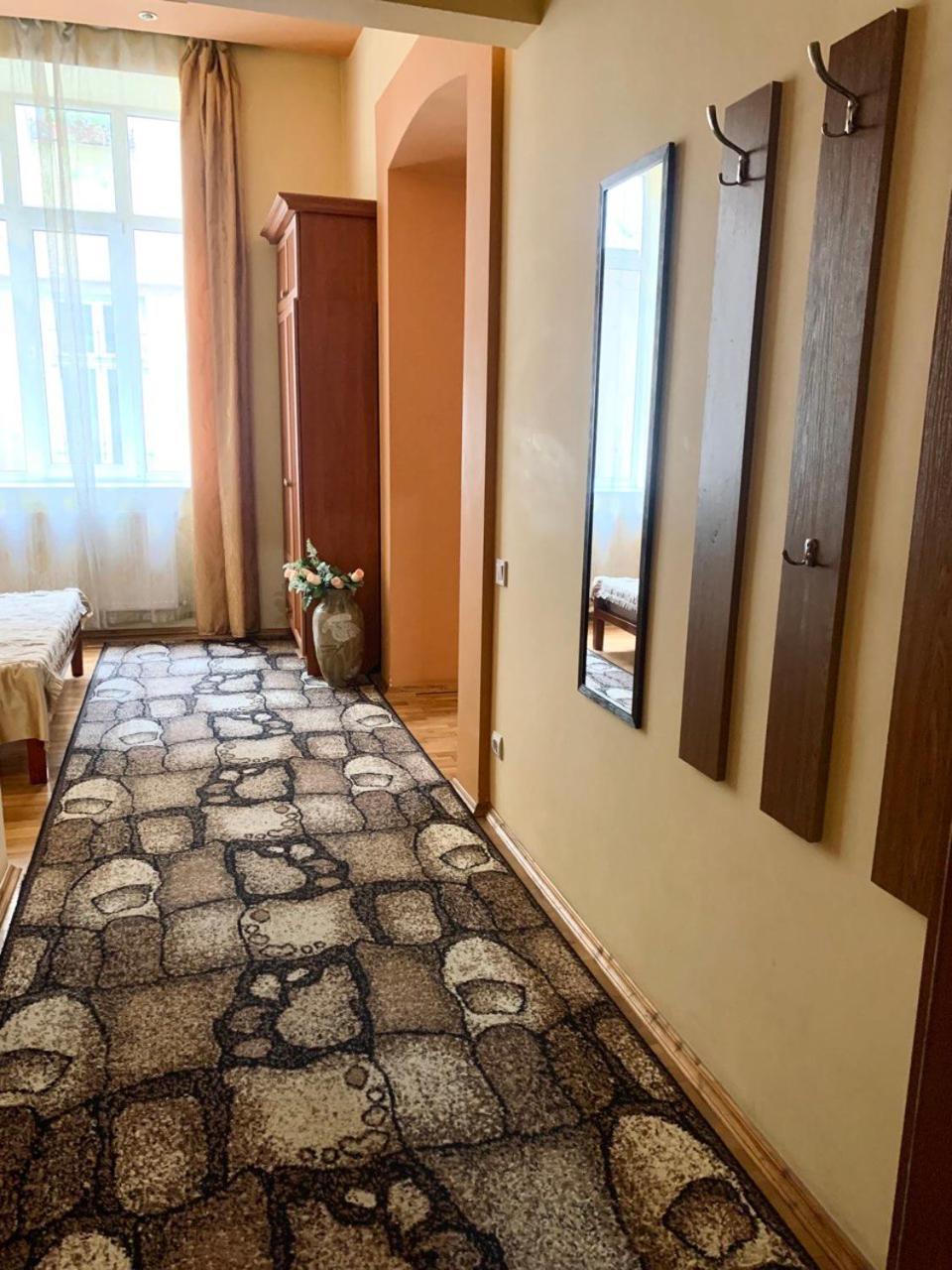 Apartament-Minihotel Elpida Lviv Buitenkant foto